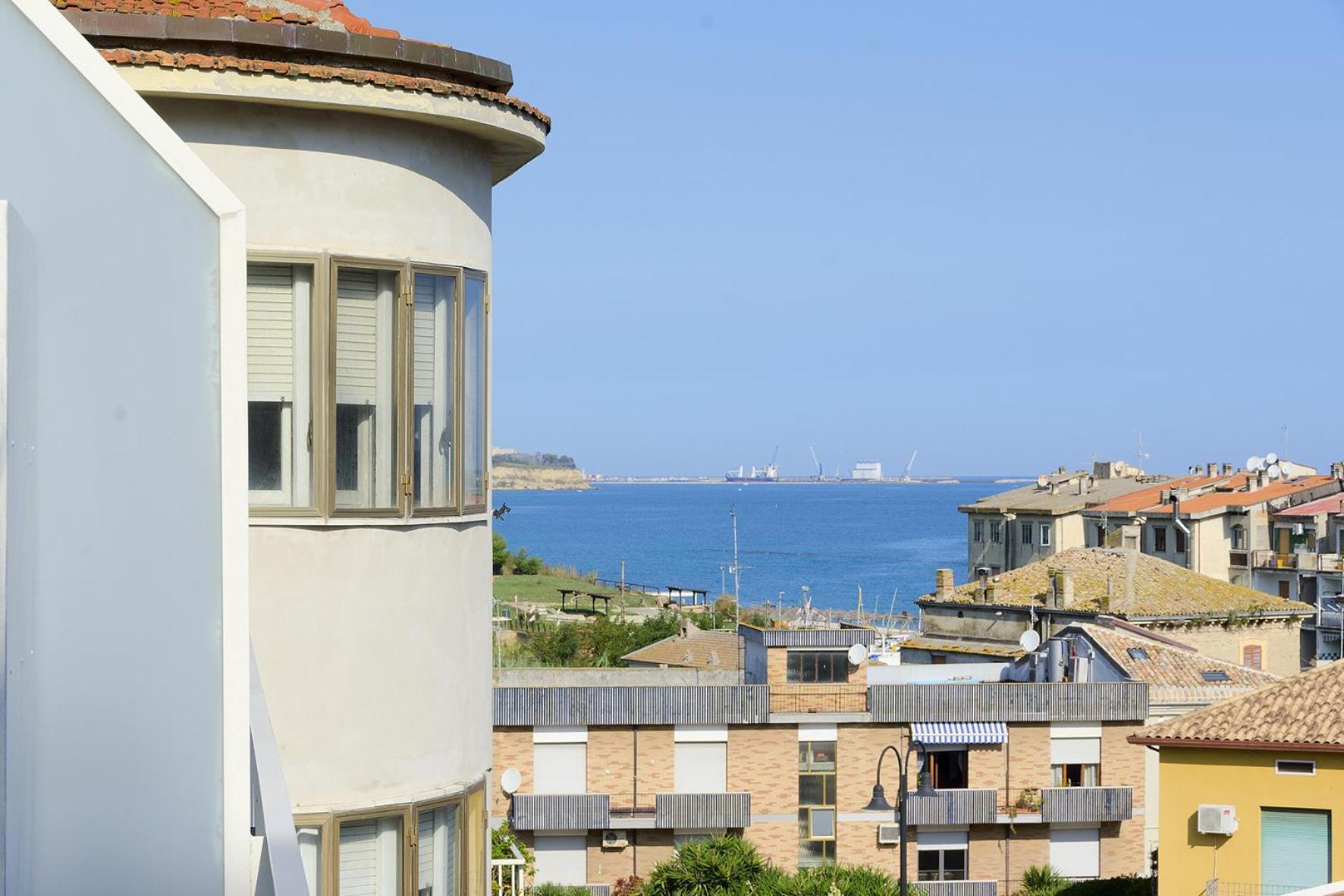 Lo Scorcio Sul Mare Apartment Marina di San Vito Exterior photo